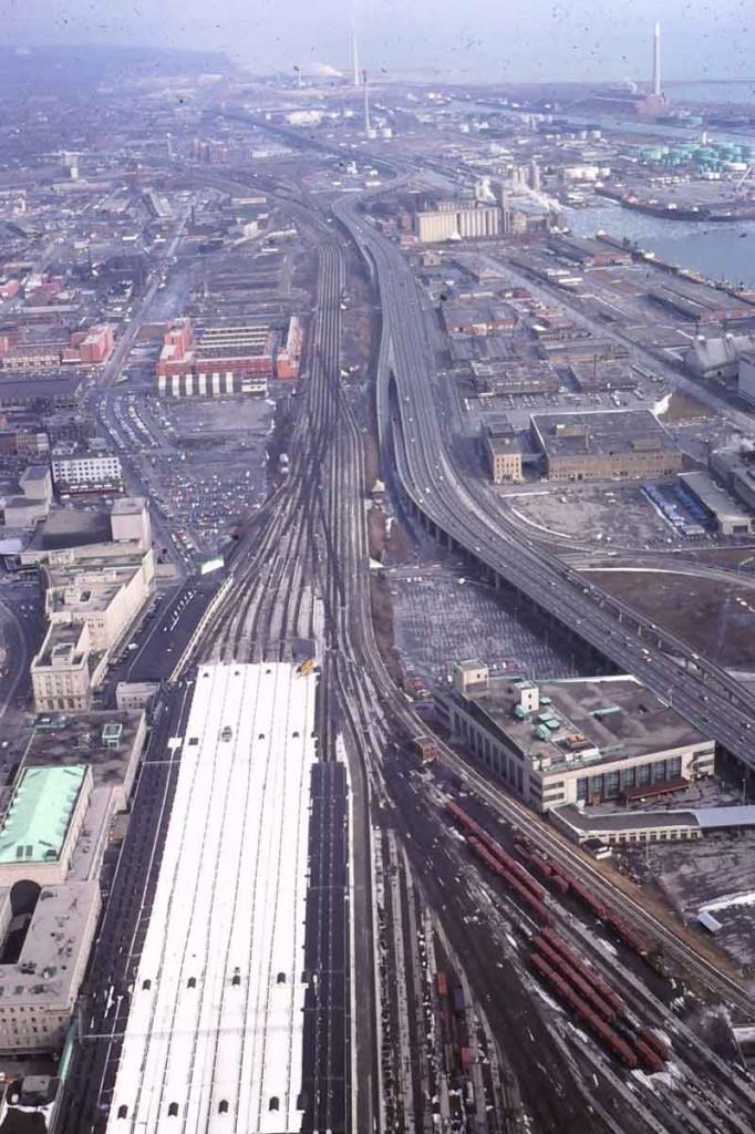 2aTORaillinesfromCNTower1980