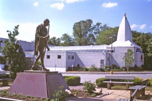 eOuterGandhiandTemple