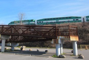 GOtraincrossingRouge